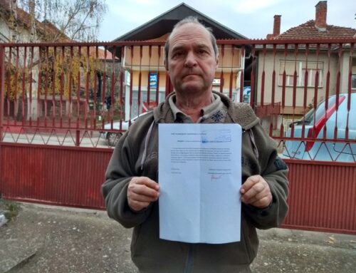 ODBORNIK PROTIV  “ LEŽEĆEG POLICAJCA „